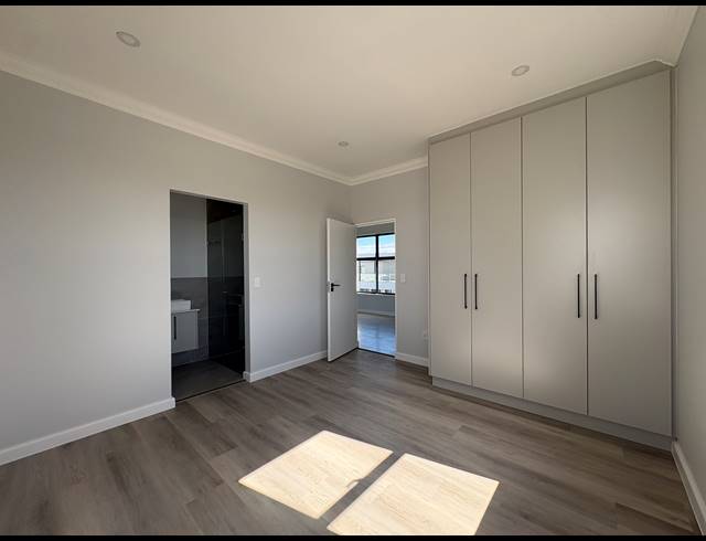 4 BEDROOM HOUSE FOR SALE IN SANDOWN